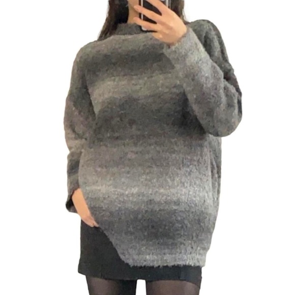 COZY OVERSIZED GRAY SWEATER - Picture 1 of 3